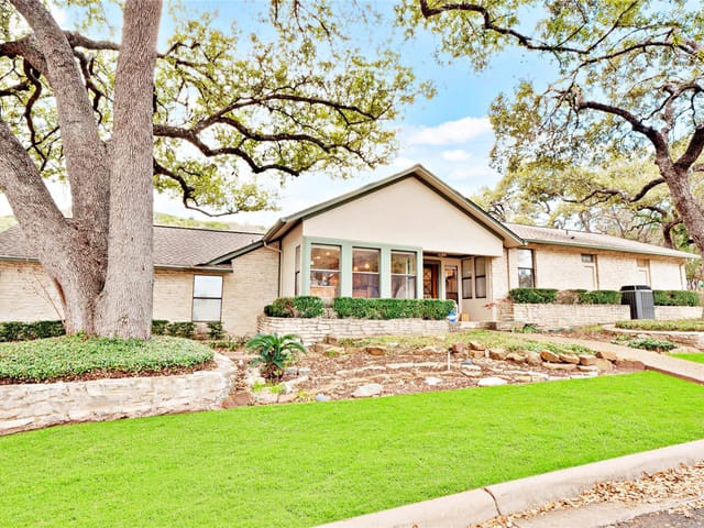 6914 Dogwood Holw
