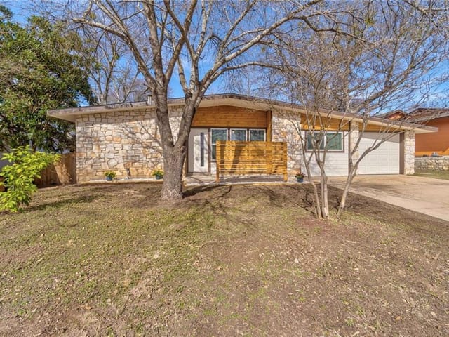 6914 Dubuque Ln