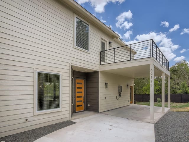 6919 Bethune Ave Unit #B