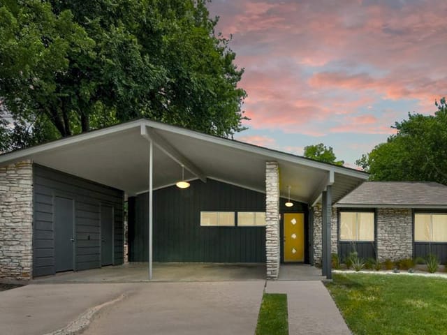 6919 Vassar Dr