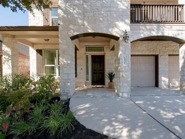 6921 Estana Ln