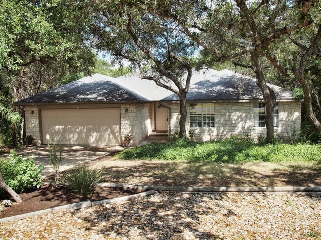 6933 Chinook Dr