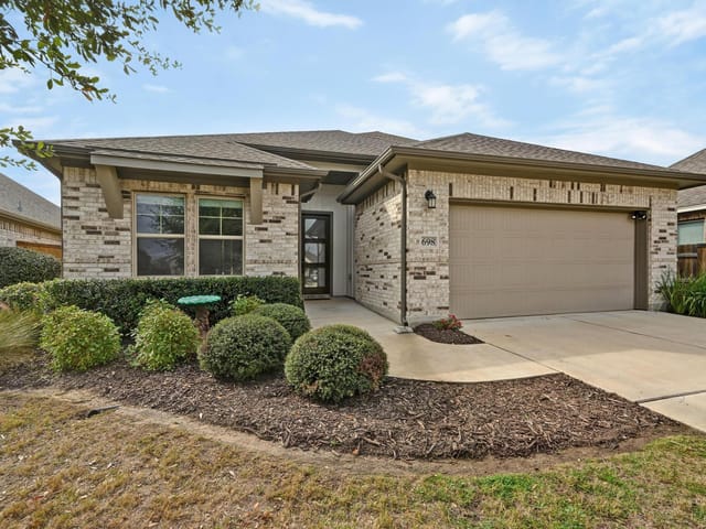 698 Coyote Creek Way