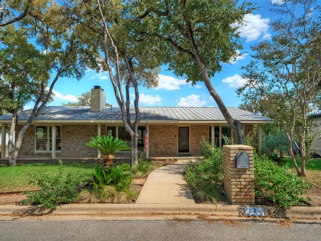 7 Inwood CIR