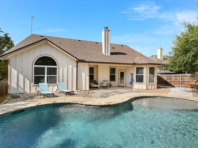 7 Redwood CIR