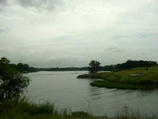 7 RIVER PARK DR