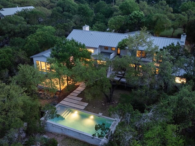 7 Rocky River Cv