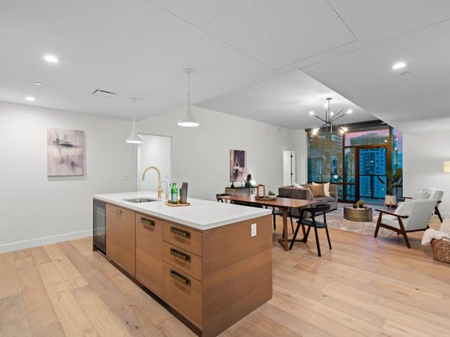 70 Rainey St Unit #1901