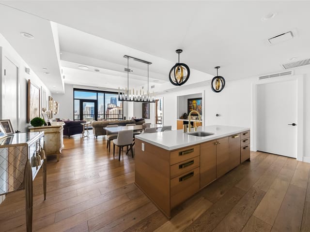 70 Rainey St Unit #2106