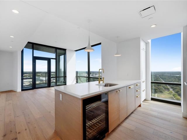 70 Rainey St Unit #2607