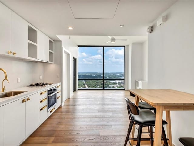 70 Rainey St Unit #2703
