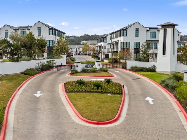 700 Ariana Ct
