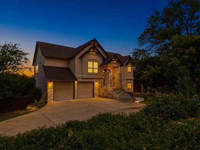 700 Augusta CIR