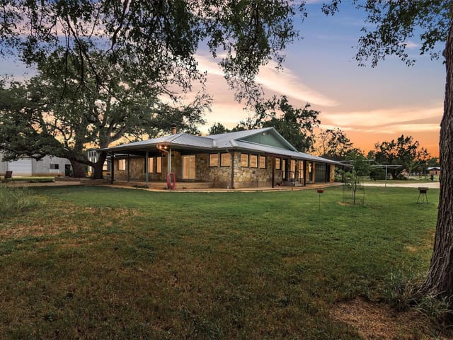 700 Billie Brooks LN