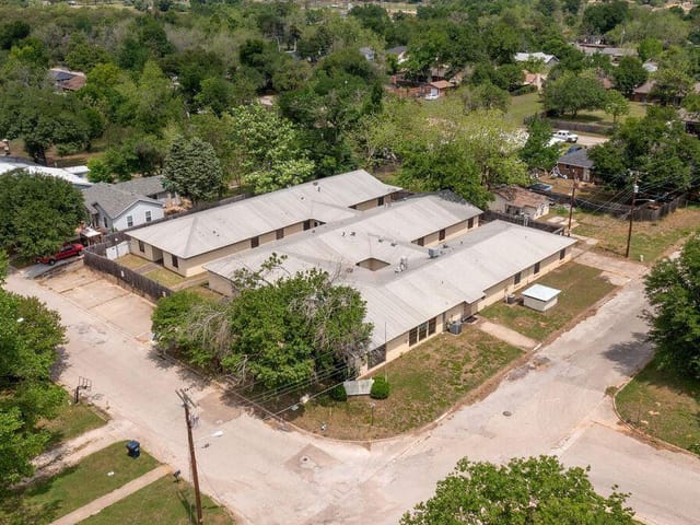 700 Dyer St