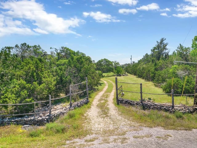 700 Oak Grove RD