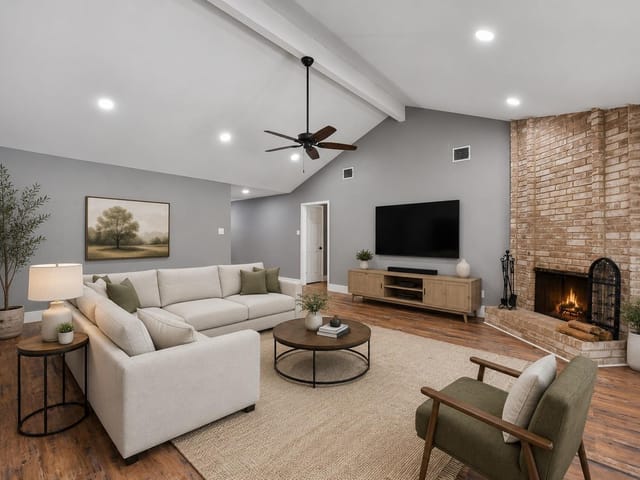 700 Woodview DR