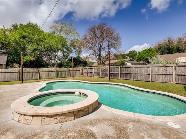 7000 Skynook Dr