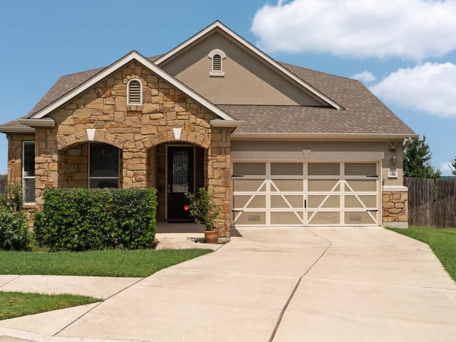 7001 Lickeen Ct