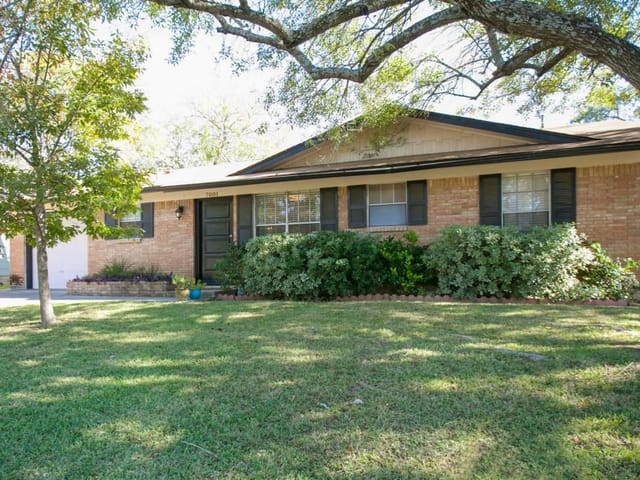 7001 Rufus Dr