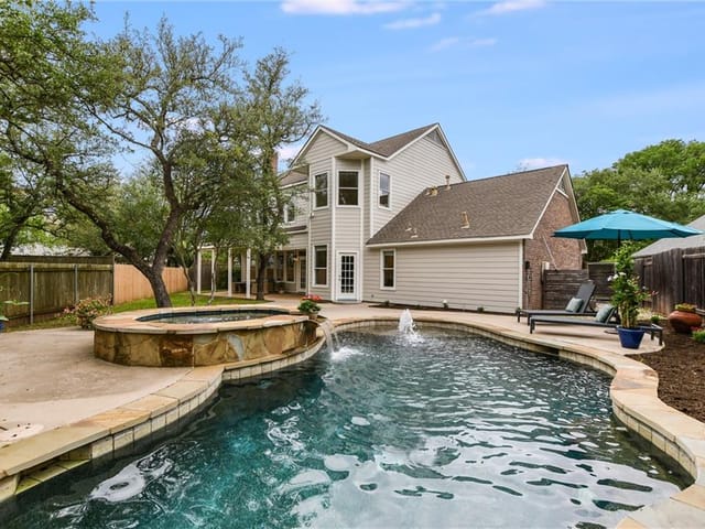 7003 Anaqua Dr