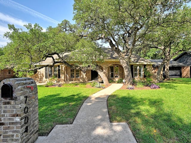 7004 Bent Oak Cir