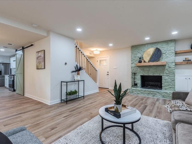 7006 Shadywood Dr