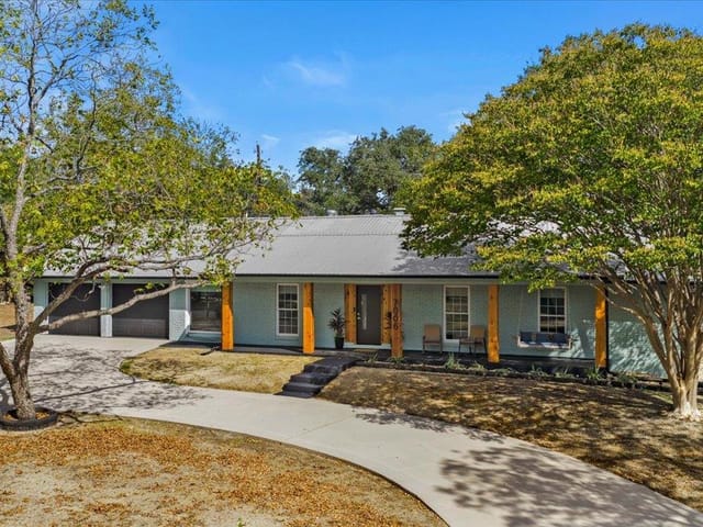 7006 Whispering Creek Dr