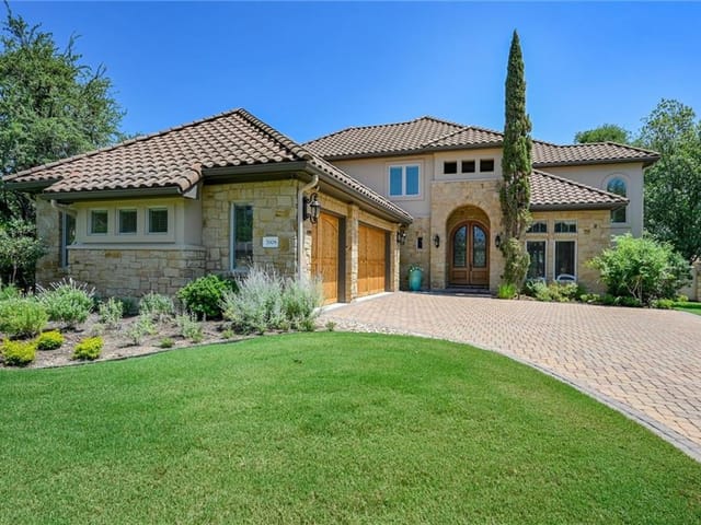 7008 Greenshores DR