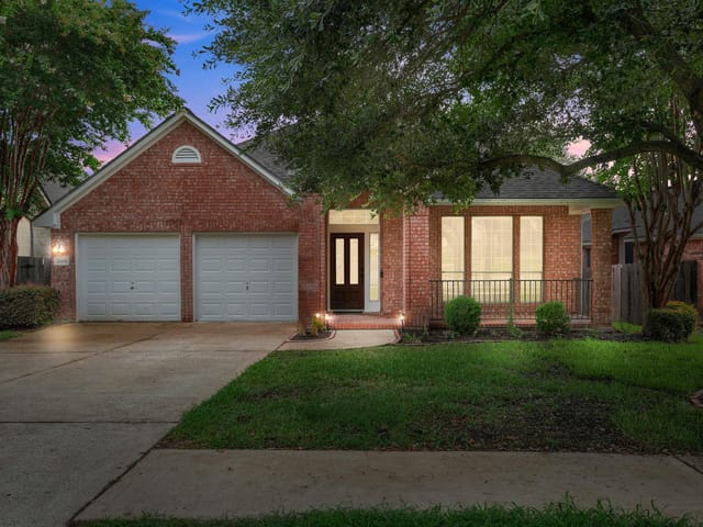 7008 W Magic Mountain LN