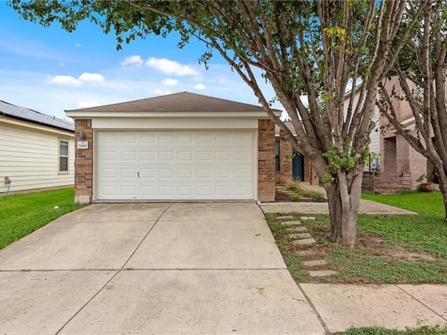 7008 Walkup Ln