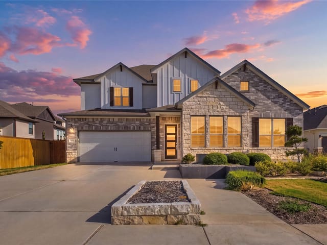 7009 Empresa DR