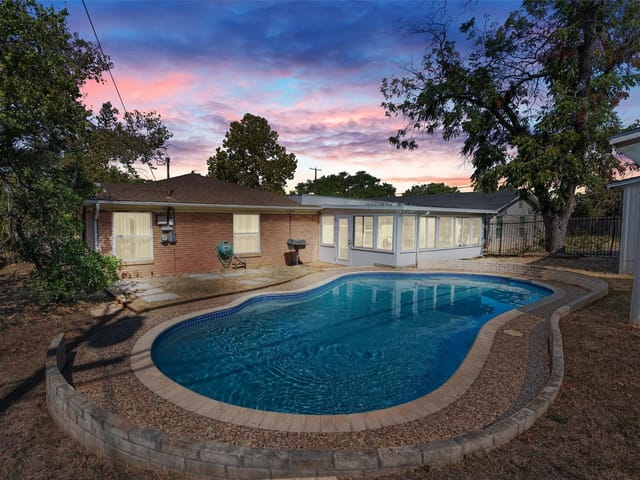 7009 Miranda Dr