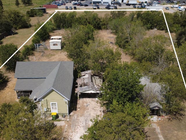 701 N Bastrop ST