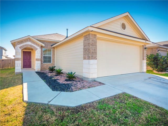 701 Red Tails Dr