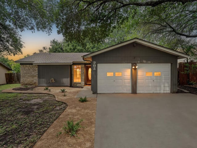 701 Riverwood DR