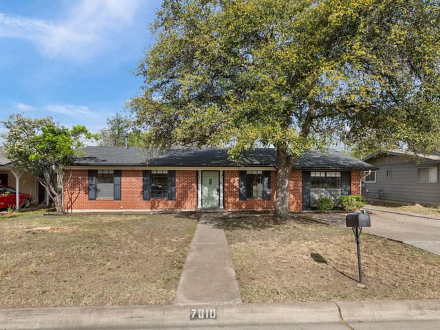 7010 Miranda DR