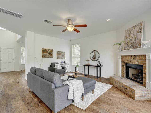 7012 Bending Oak Rd