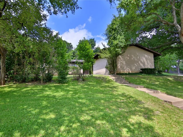 7016 Creighton Ln
