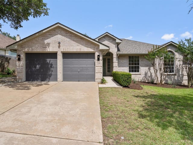 7018 Auckland DR - front exterior - Luxury home in Circle C Ranch Ph A Sec 05, Austin, TX