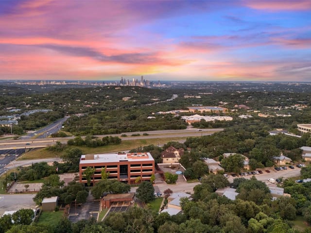 702 Castle Ridge RD Unit #C - front exterior - Luxury home in Westlake Condo, Austin, TX