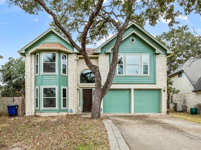 702 Fairchild Dr