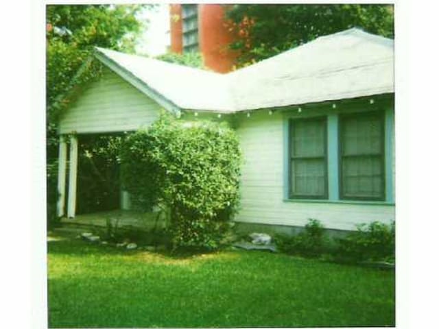 702 W Live Oak