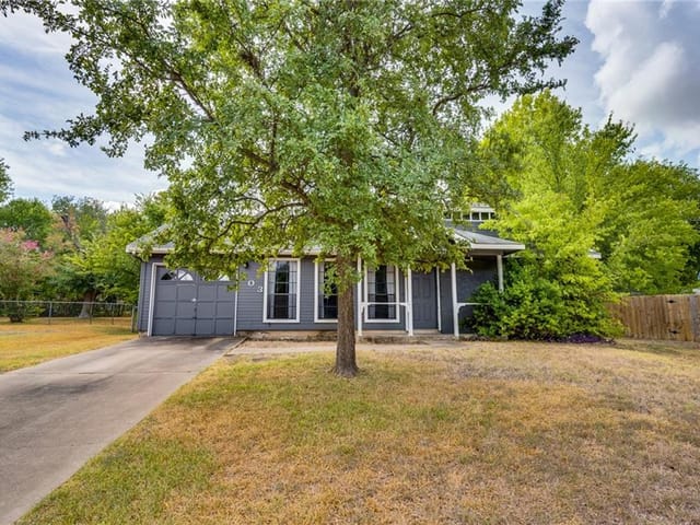 703 Hyde Park Ct