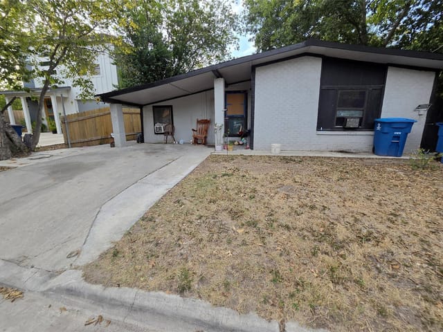 703 Rosewood ST