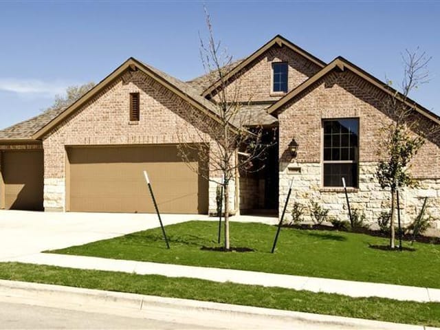 704 Catalina Ln