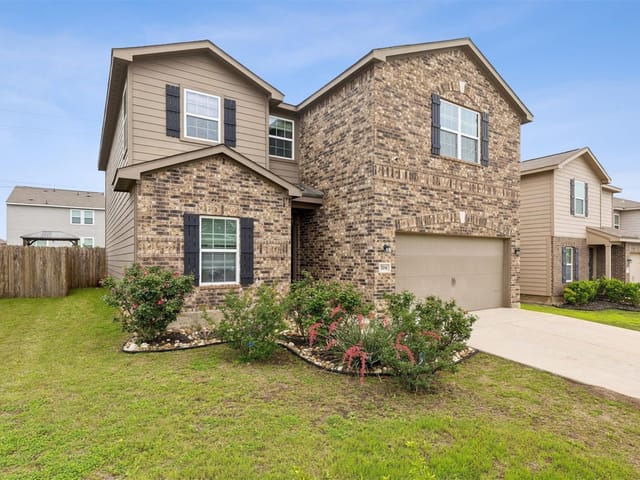 704 Cleary LN
