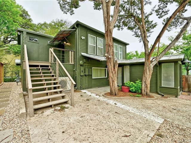 704 Cumberland Rd Unit #2