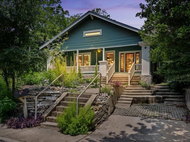 704 Highland Ave