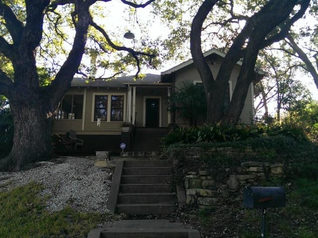 705 Bouldin Ave